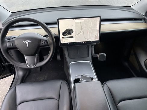 Used 2021 Tesla Model Y Long Range image 15