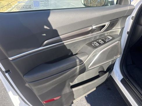 New 2025 Kia Telluride S image 8