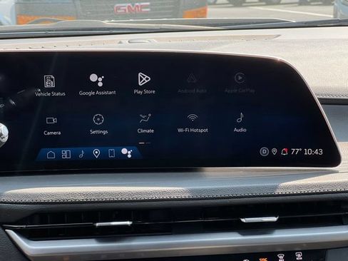 Used 2025 Cadillac XT4 Premium Luxury FWD image 8
