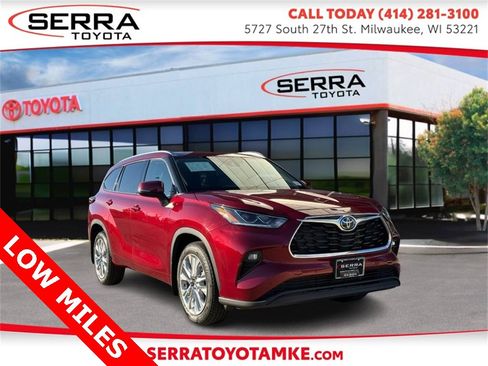 Used 2023 Toyota Highlander Limited image 1