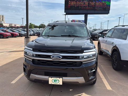 Used 2024 Ford Expedition XLT AWD/4WD image 6