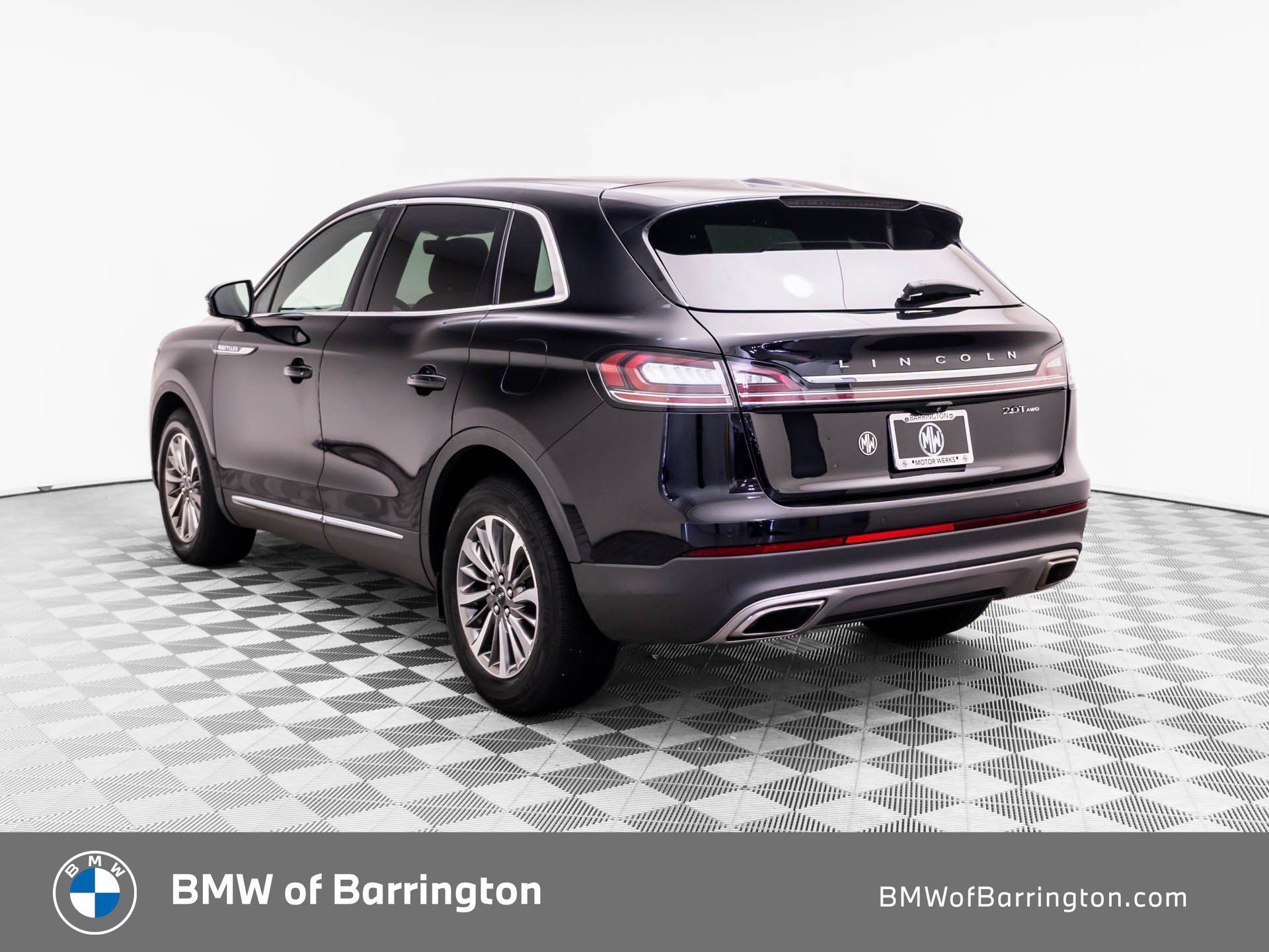 Used 2019 Lincoln Nautilus Select AWD/4WD image 3