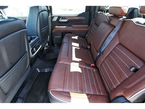 Used 2024 GMC Sierra 1500 Denali Ultimate AWD/4WD image 7