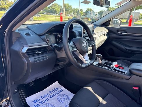 Used 2025 Nissan Altima 2.5 SV FWD image 55