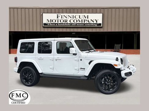 Used 2022 Jeep Wrangler Unlimited Sahara AWD/4WD image 1