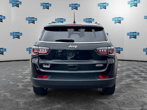 Used 2023 Jeep Compass Latitude AWD/4WD image 5