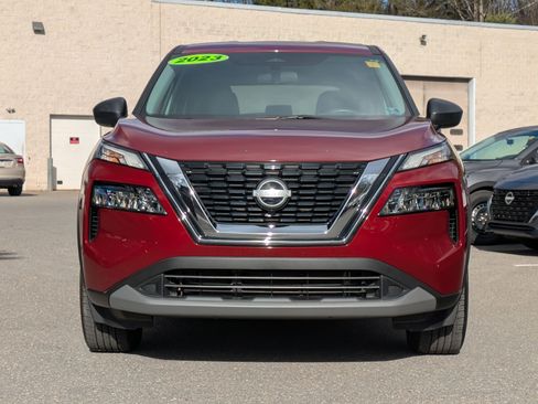 Used 2023 Nissan Rogue S image 2