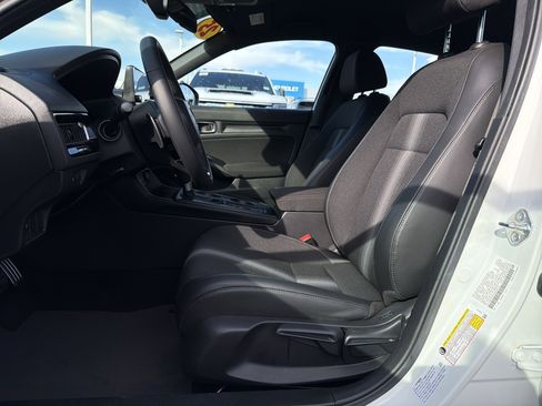 Used 2025 Honda Civic Sport image 16