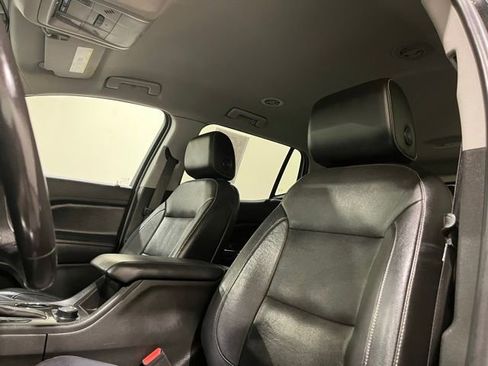 Used 2019 GMC Acadia SLT image 16