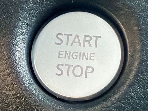 Used 2022 Nissan Frontier PRO-4X w/ Technology Package image 33