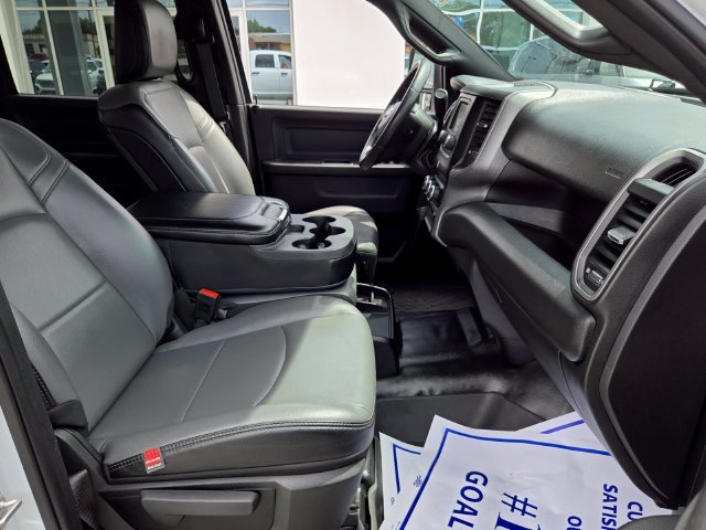 Used 2024 RAM 2500 Tradesman w/ Chrome Appearance Group AWD/4WD image 15