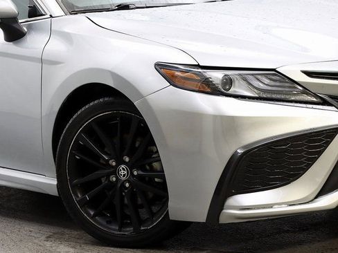 Used 2023 Toyota Camry XSE image 3