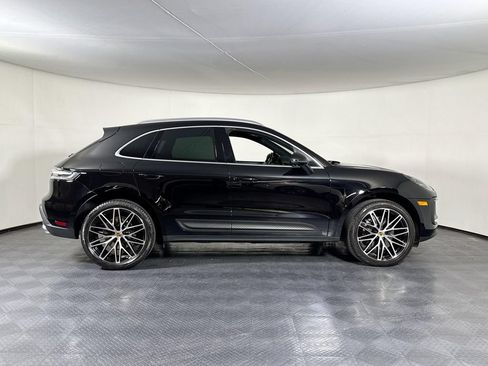Certified 2023 Porsche Macan AWD/4WD image 8