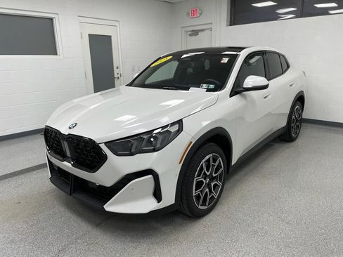 Certified 2025 BMW X2 xDrive28i w/ Technology Package image 2
