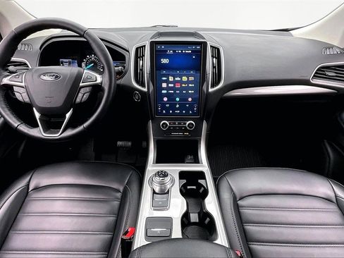 Used 2024 Ford Edge SEL w/ Convenience Package image 16