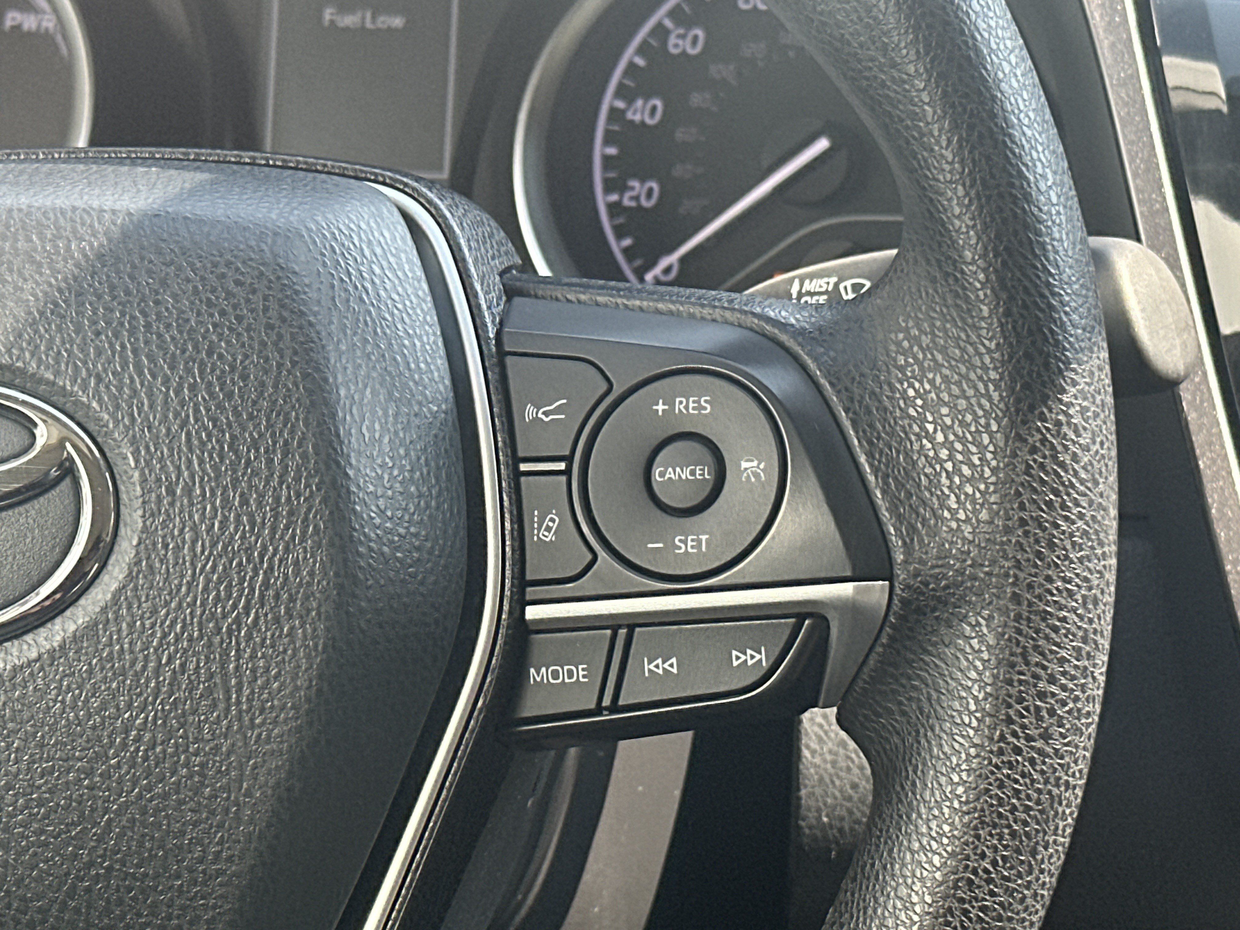 Used 2022 Toyota Camry LE FWD image 19