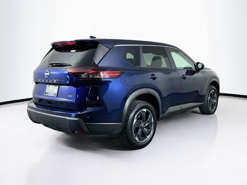 Used 2025 Nissan Rogue SV AWD/4WD image 9