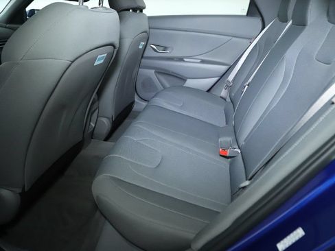 Used 2024 Hyundai Elantra SE FWD image 14