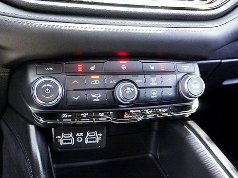 Used 2022 Dodge Durango GT w/ Blacktop Package AWD/4WD image 29
