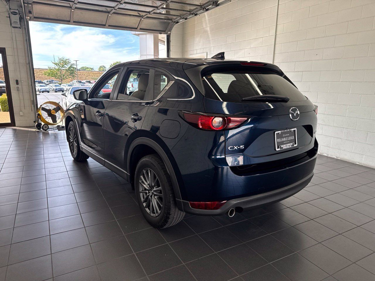 Used 2021 MAZDA CX-5 Touring FWD image 6