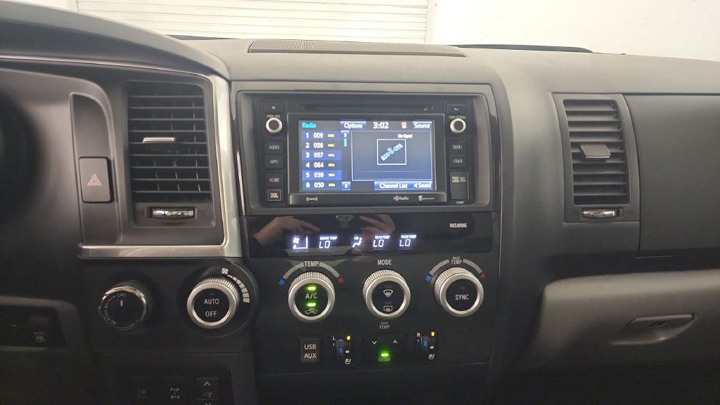 Used 2019 Toyota Sequoia Platinum AWD/4WD image 13