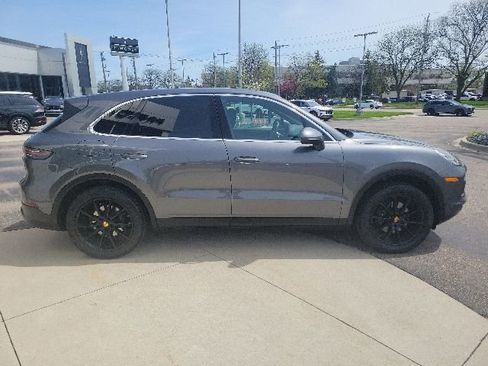 Used 2020 Porsche Cayenne AWD/4WD image 2