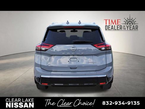 Used 2025 Nissan Rogue Platinum w/ Tech Package FWD image 6