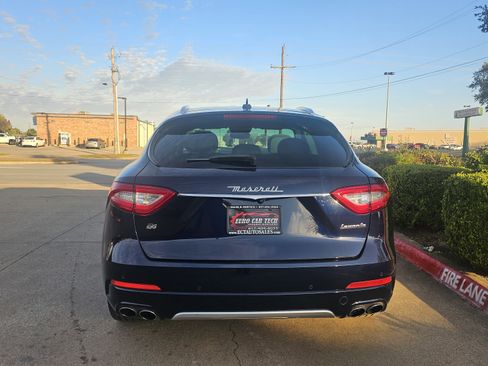 Used 2019 Maserati Levante GranLusso image 4