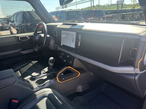 Used 2023 Ford Bronco Badlands image 29