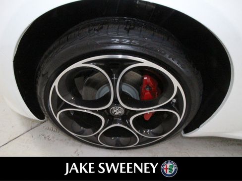 New 2022 Alfa Romeo Giulia Ti image 22