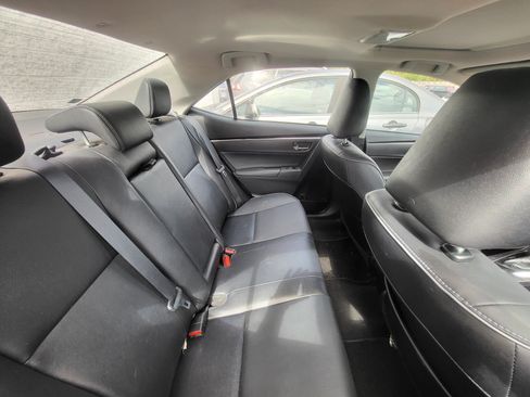 Used 2019 Toyota Corolla XLE FWD image 9