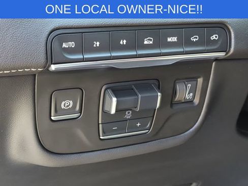 Used 2024 Cadillac Escalade Premium Luxury w/ Performance Package AWD/4WD image 19