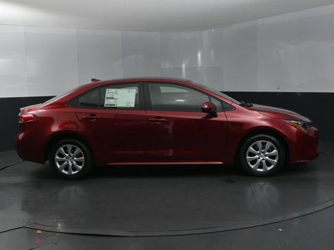 Used 2025 Toyota Corolla LE image 6