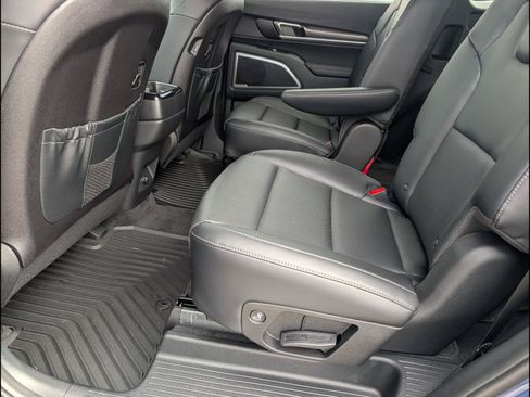 Used 2024 Kia Telluride S FWD image 12