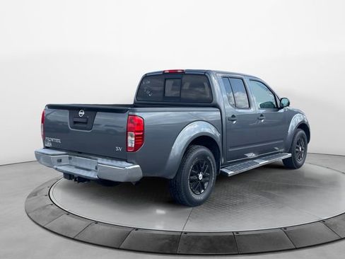 Used 2016 Nissan Frontier SV image 5