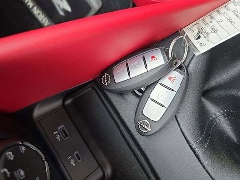 Used 2025 Nissan Z Performance w/ Floor Mat Package image 11
