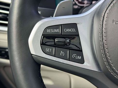 Used 2022 BMW X7 xDrive40i w/ M Sport Package image 22