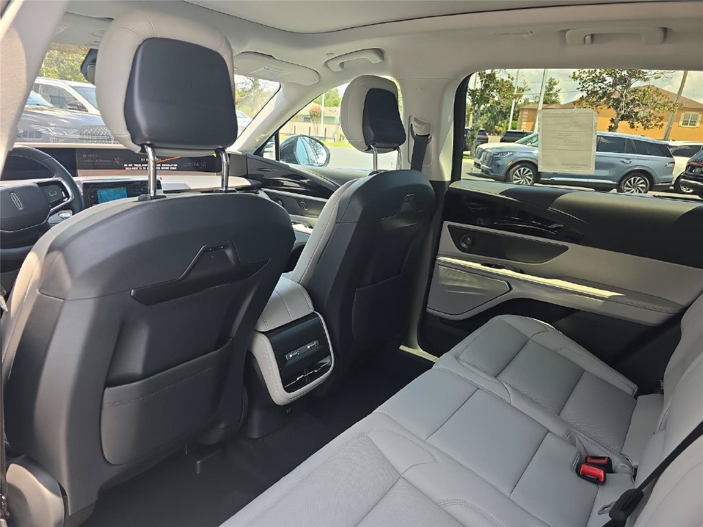 New 2026 Lincoln Nautilus Premier w/ Equipment Group 102A AWD/4WD image 12