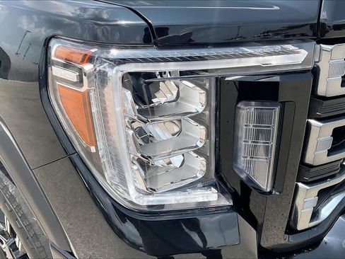 Used 2022 GMC Sierra 2500 AT4 w/ AT4 Premium Plus Package AWD/4WD image 28