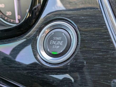 Certified 2023 Cadillac XT6 Premium Luxury image 28