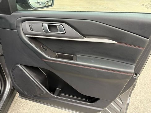 Used 2025 Ford Explorer ST-Line w/ Premium Package image 41