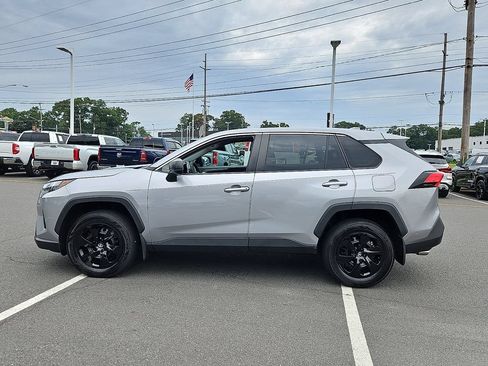 Used 2023 Toyota RAV4 LE AWD/4WD image 8