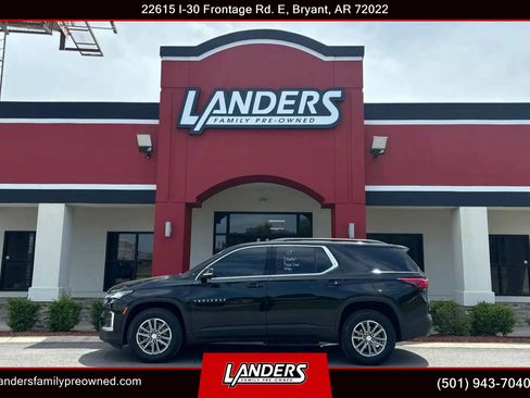 Used 2022 Chevrolet Traverse LT FWD image 1