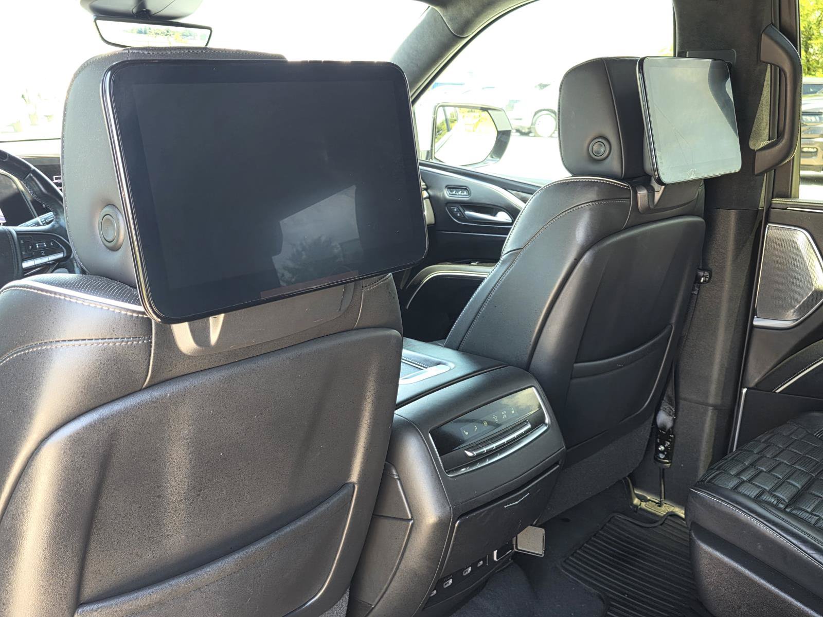 Used 2021 Cadillac Escalade Sport Platinum AWD/4WD image 19