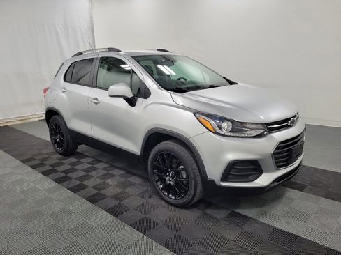 Used 2021 Chevrolet Trax LT w/ Driver Confidence Package AWD/4WD image 11