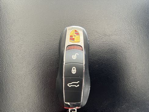 Certified 2018 Porsche Macan S AWD/4WD image 25
