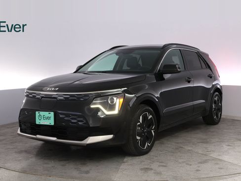 Used 2023 Kia Niro Wind FWD image 2
