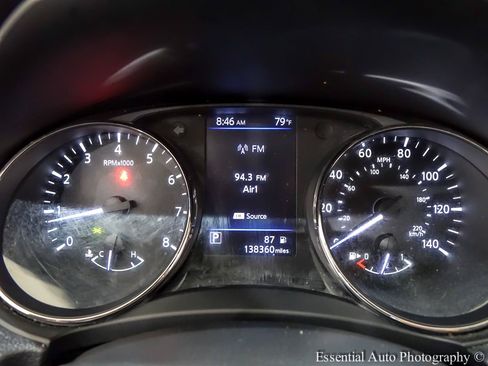 Used 2020 Nissan Rogue SV AWD/4WD image 19