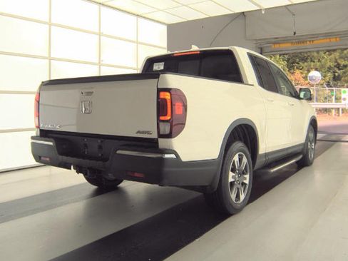 Used 2019 Honda Ridgeline RTL-T image 2