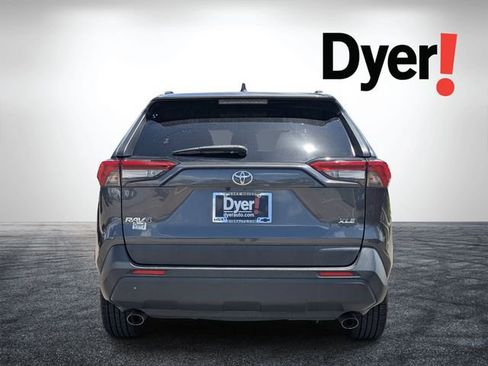 Used 2021 Toyota RAV4 XLE Premium FWD image 5
